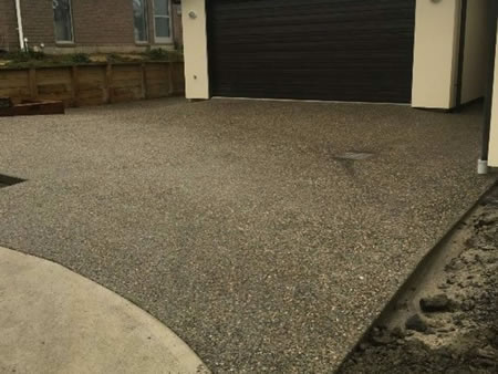 exposed aggregate concrete driveway