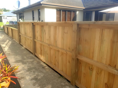 timber fence contractor